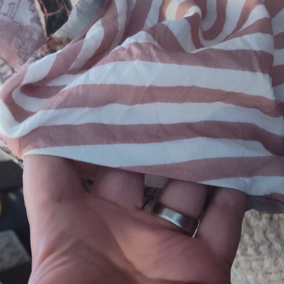 Abstract Patterned Button-Up Shirt With Pockets Size M #612 - Picture 3 of 3